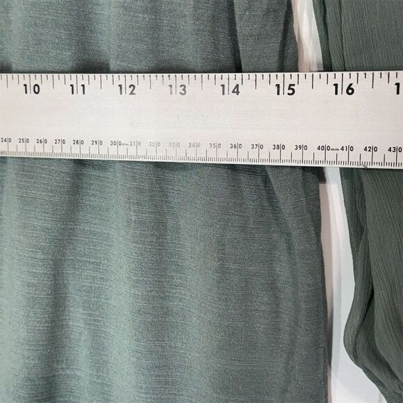 Kim & Cami Puff Sleeve Top M Sage Green Blouse Textured Knit Chiffon Sleeves - Picture 5 of 7